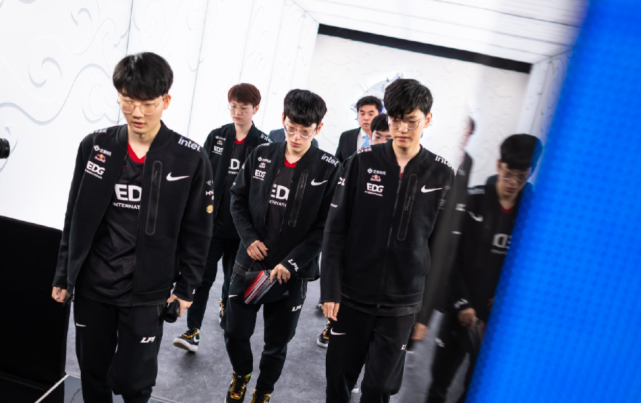 道弧线稳稳 道弧线稳稳